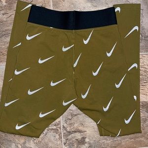 Brand new Nike leggings